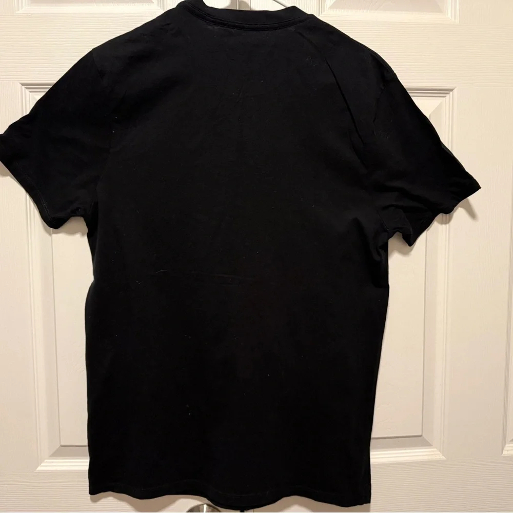 GUESS Black Tee with Vibrant Lion Graphic - Picture 4 of 5